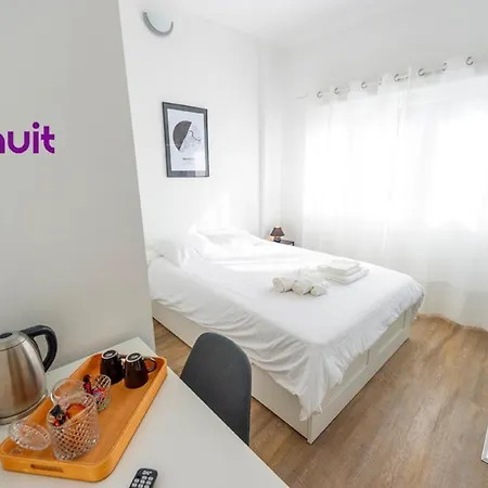 Loc'nuit - Confort - Hyper Centre Bed & Breakfast 3*