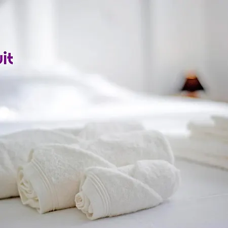 Loc'nuit - Confort - Hyper Centre Bed & Breakfast Agen